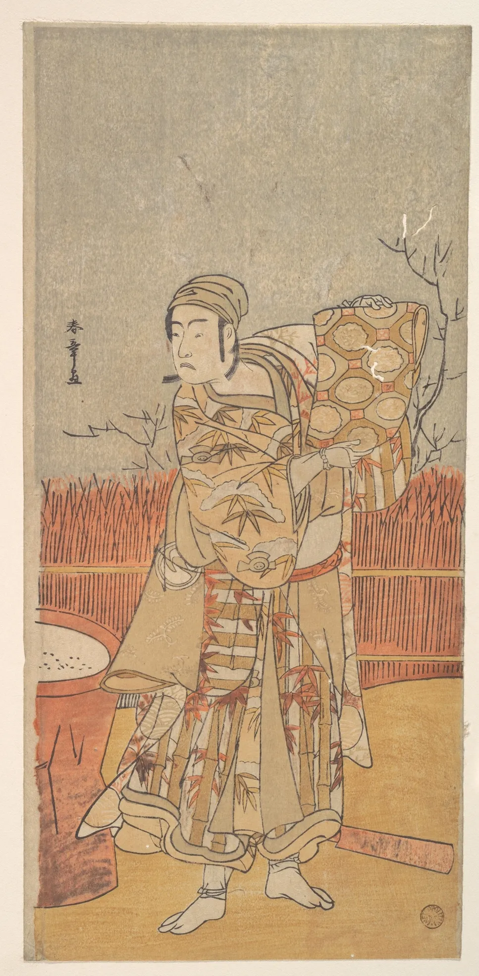 The Actor Sawamura Sojuro III Holding up a Piece of Brocade | Katsukawa Shunshō 勝川春章 - 浮世繪畫廊